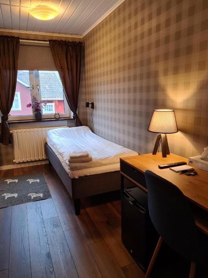 Dala-Jaerna Hotell Och Vandrarhem מראה חיצוני תמונה